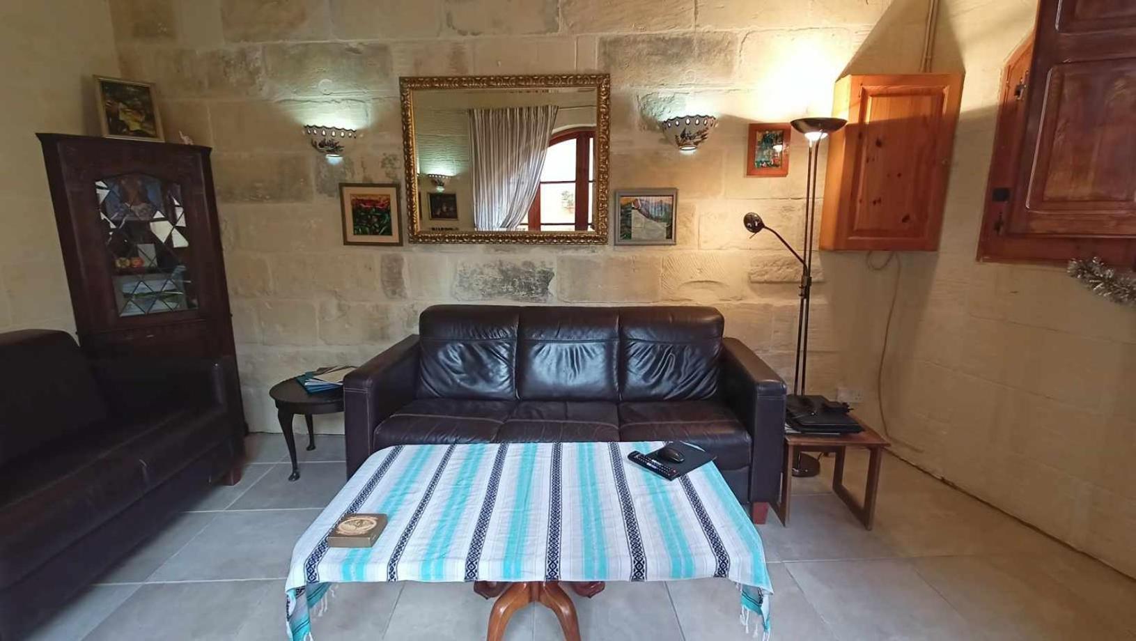 Għarb Arthome - Guest Rooms מראה חיצוני תמונה
